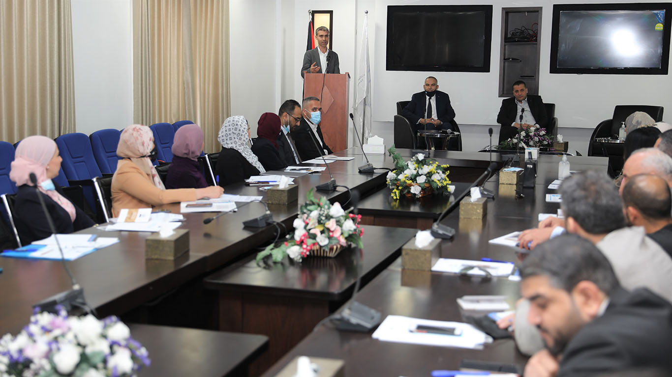 مكافحة الفساد تنظم دورة تدريبية لموظفي هيئة تسوية الأراضي والمياه حول قانون مكافحة الفساد والأنظمة المساندة