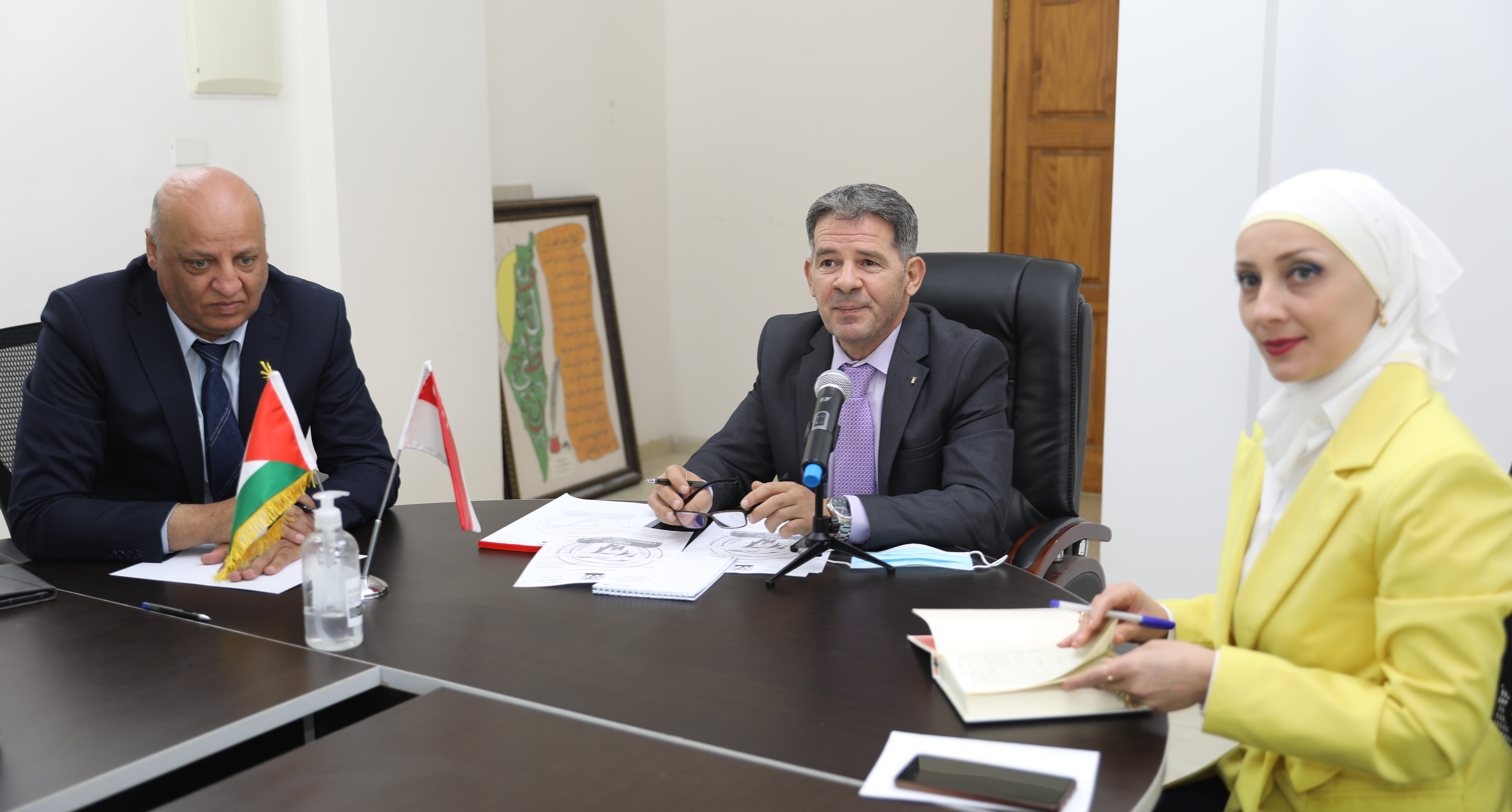 Radwan explore joint cooperation with the non-resident representative of Singapore via video conference 