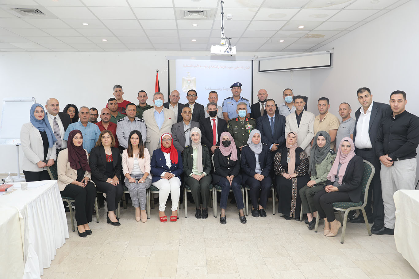 بالتعاون مع وزارة الداخلية وفريق الدعم البريطاني مكافحة الفساد تختتم دورة بناء النزاهة والشفافية الثالثة