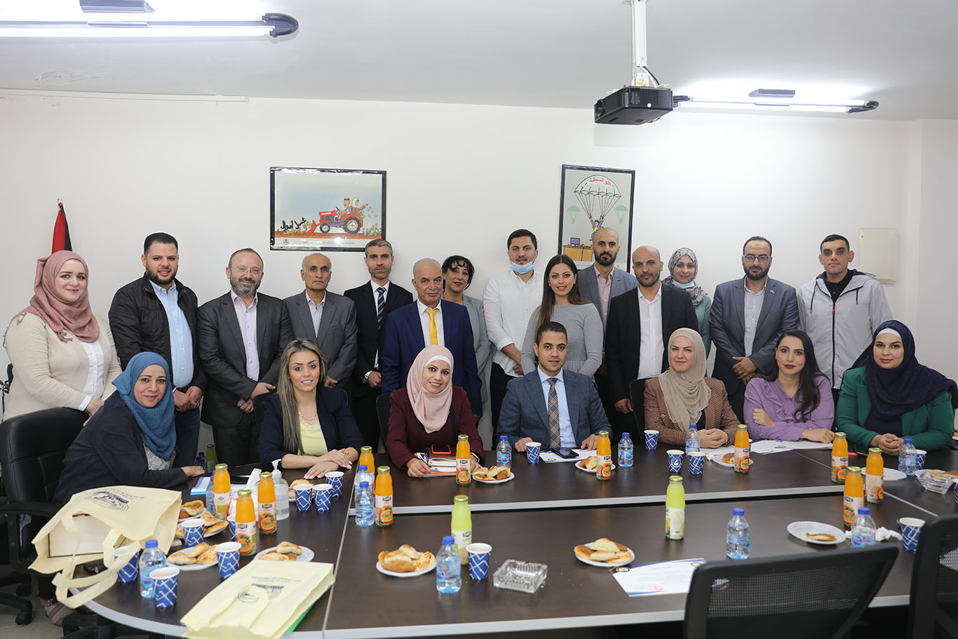 مكافحة الفساد تخرج دورة "تنمية قدرات القانونيين في الهيئة حول موضوع تسوية الأراضي والمياه"