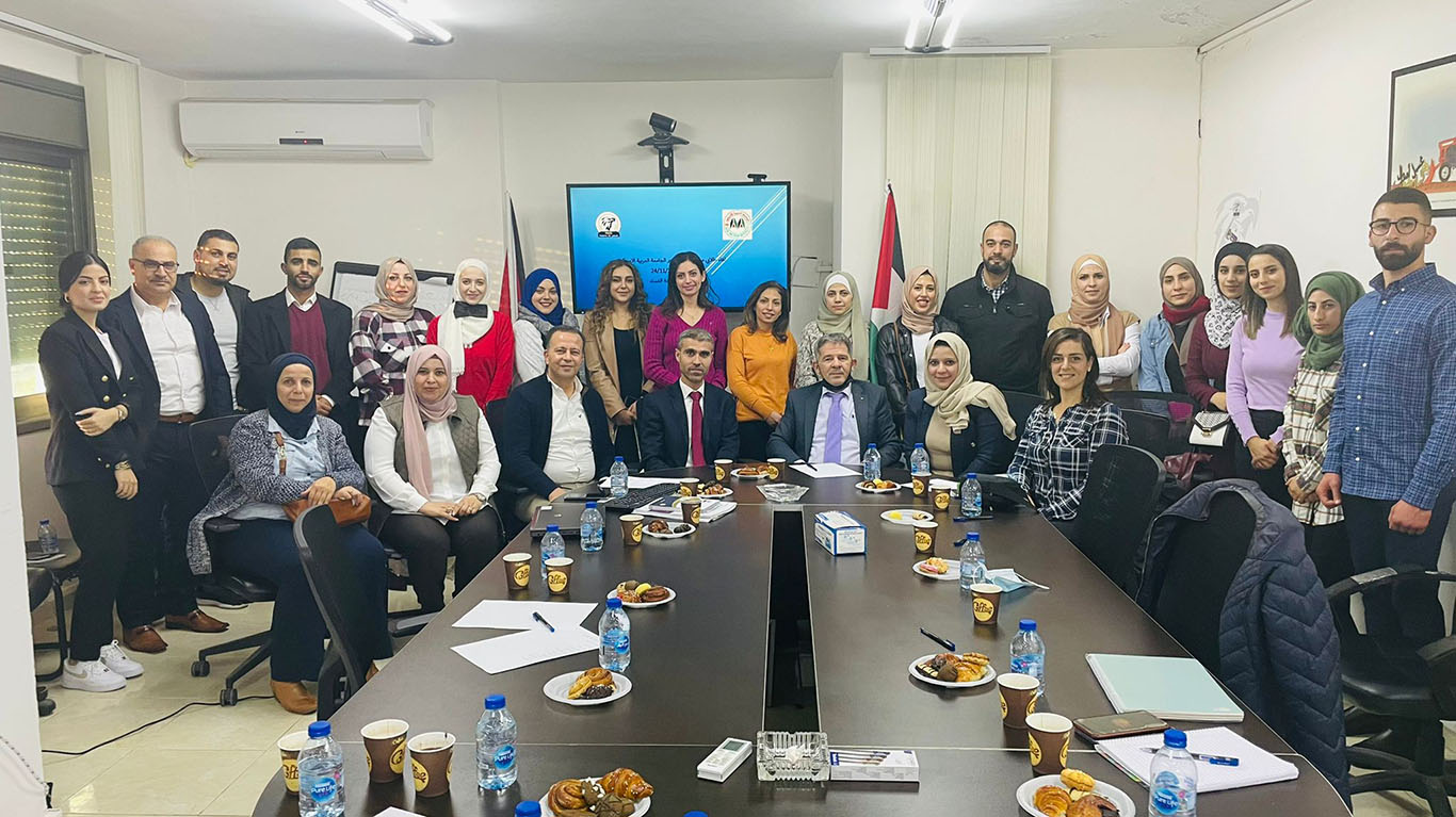 لقاءً لطلبة الماجستير في العربية الأمريكية رضوان : نشجع أبحاث ودراسات الطلبة  في عمل الهيئة