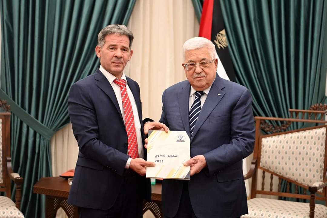 الرئيس يتسلم التقرير السنوي لهيئة مكافحة الفساد