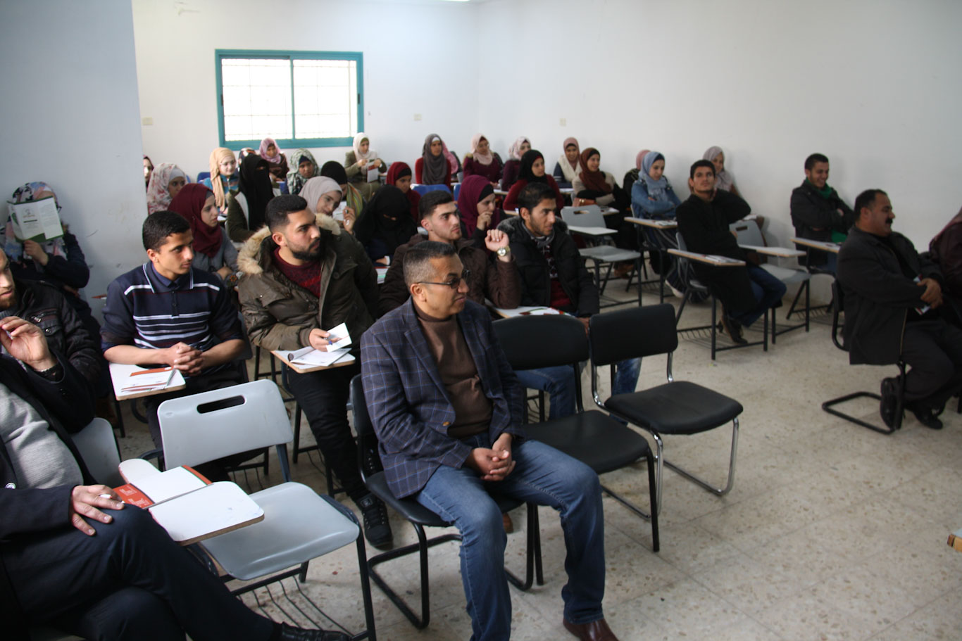 مكافحة الفساد تلتقي بطلبة الكلية الشرعية في الظاهرية