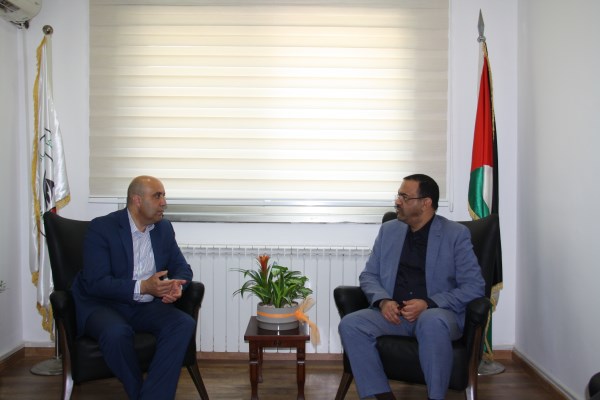 رئيس هيئة مكافحة الفساد المستشار د. احمد براك يستقبل وكيل وزارة العمل لبحث العمل المشترك