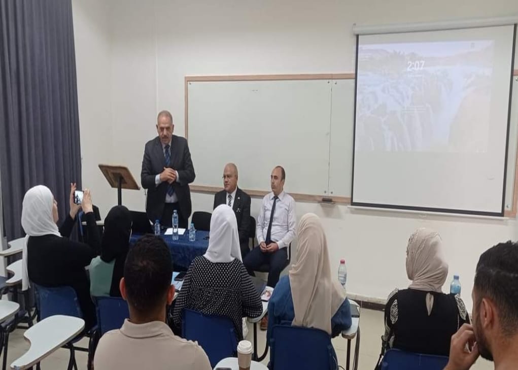بمشاركة ١٧ طالبا وطالبة من طلاب الماجستير  هيئة مكافحة الفساد تنظم لقاءاً طلابياً في جامعة النجاح حول أسس ومبادئ النزاهة والحوكمة