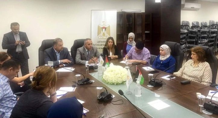مكافحة الفساد تنظم برنامجاً توعوياً بقانون مكافحة الفساد والأنظمة المساندة في وزارة التنمية الاجتماعية