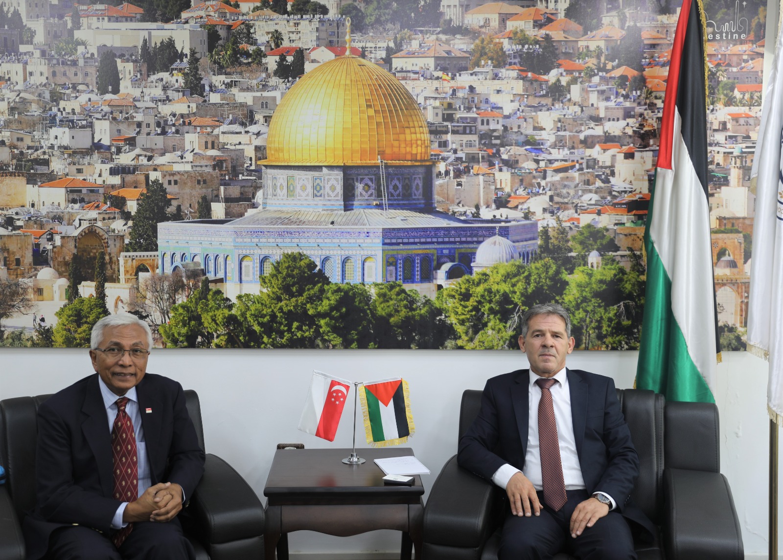 RADWAN RECEIVED THE REPRESENTATIVE OF SINGAPORE TO EXPLORE ENHANCING COOPERATION
