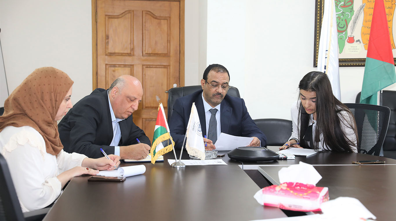 مكافحة الفساد وديكاف تعقدان اجتماعا لتعزيز العمل المشترك