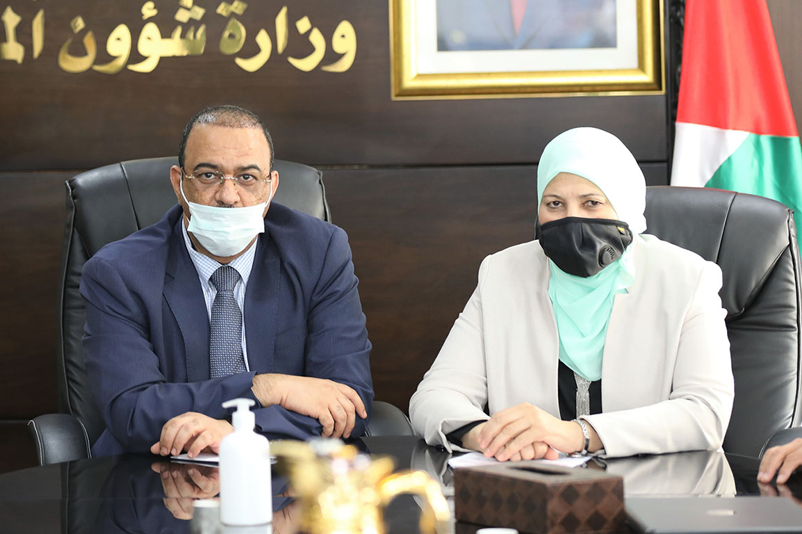 مكافحة الفساد تنظم لقاءً توعوياً حول قانون مكافحة الفساد والأنظمة المساندة لموظفي وزارة شؤون المرأة